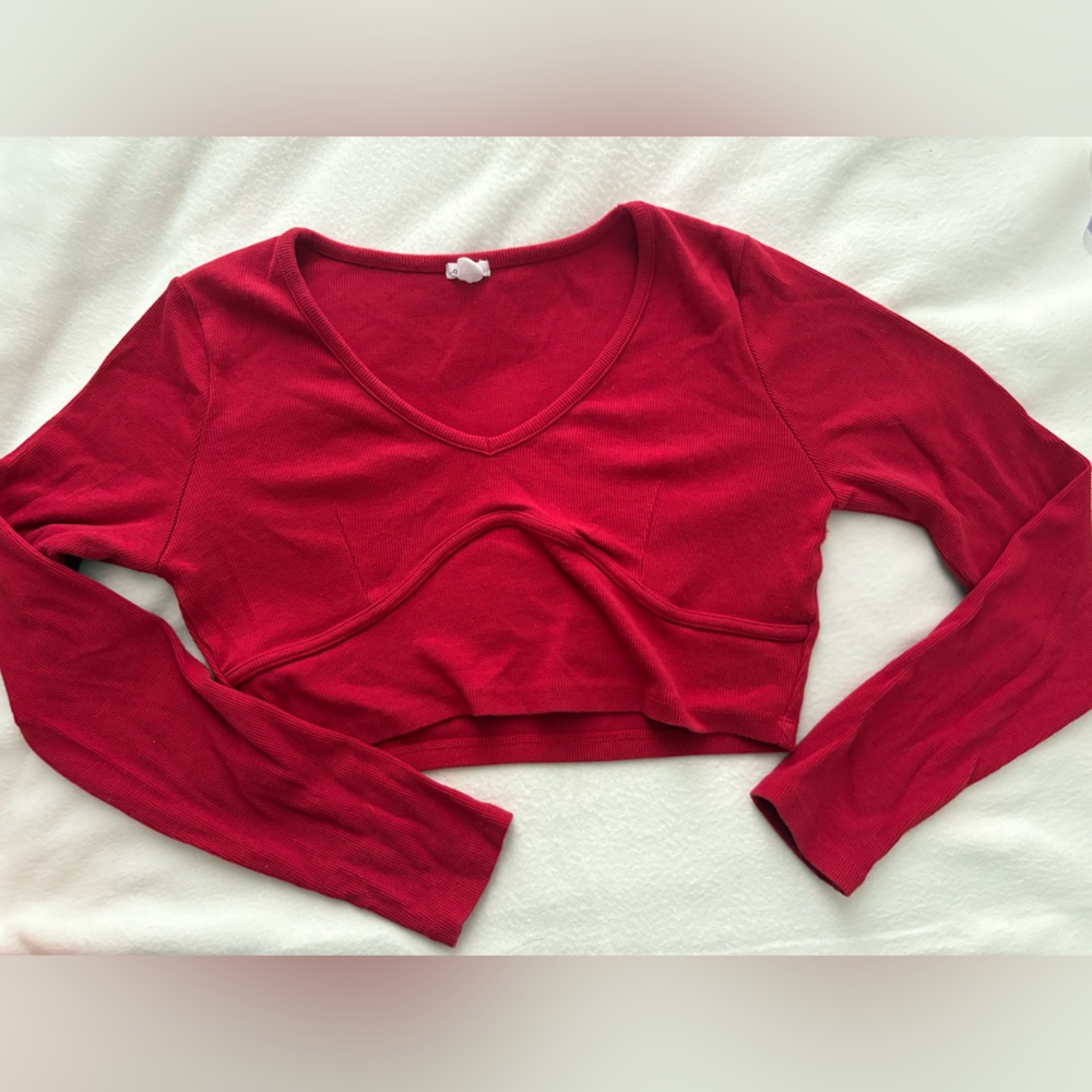 2/10 ✨Garage Cropped Long Sleeve